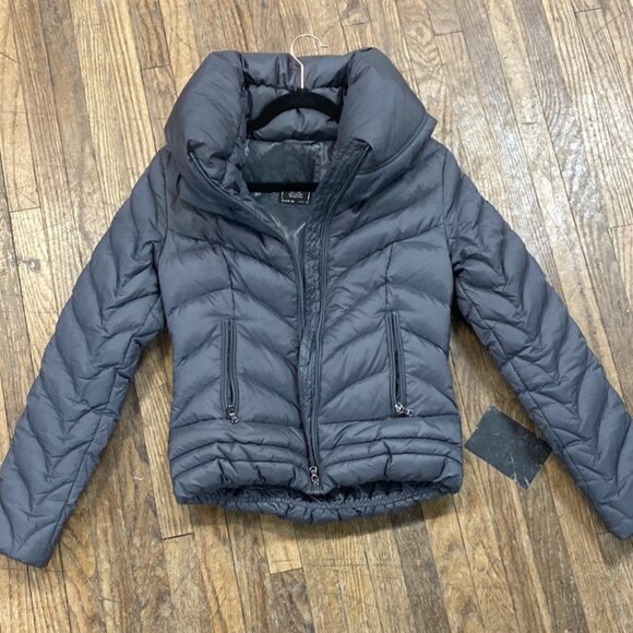 NWOT Guess  Bomber jacket - Picture 1 of 6